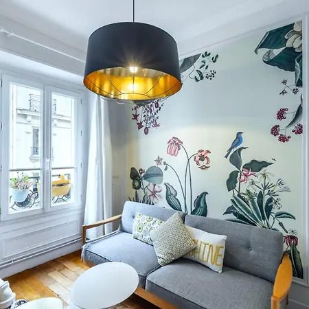 Unique - Art Et Charme 17eme Parigi